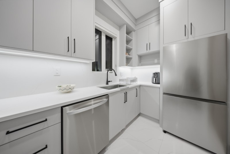 West End New Westminster — photo 14